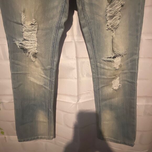 ALMOST FAMOUS LOW RISE JEANS​​ - Picture 4 of 10